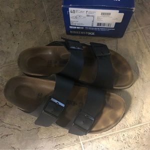 Black Birkenstock Arizona Like New 40’ 9